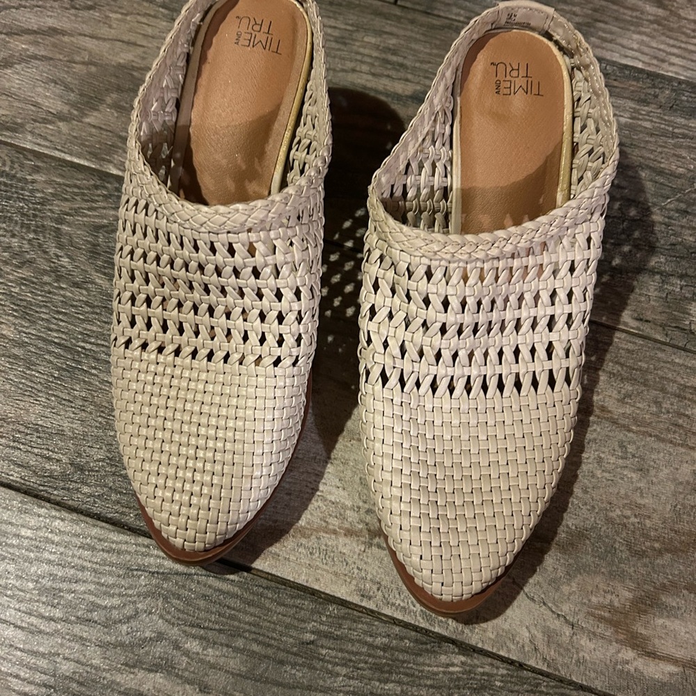 Time and Tru Women's Tan Woven Mules